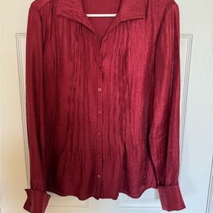 Beautiful details. Pin tucked back and front, button cuff blouse.